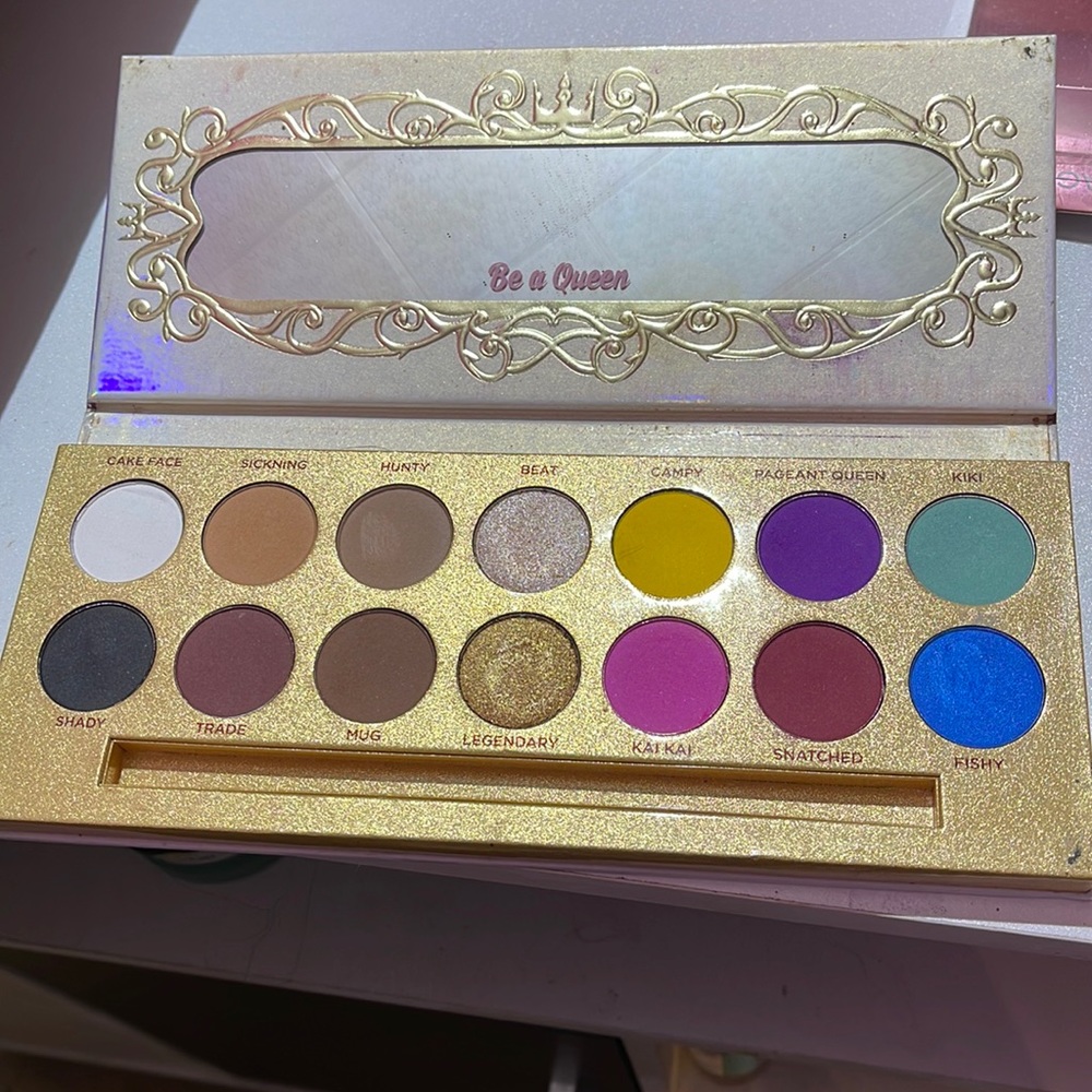 Manny Mau’s Life’s A Drag Palette